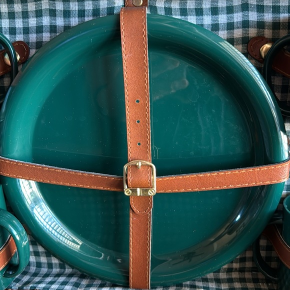 Adorable picnic basket. Approx 12” x 18” and 8” deep. Green checked liner - Picture 7 of 10